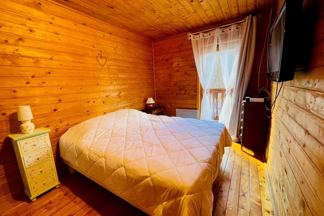 Beautiful Near The Center Of Chalet *